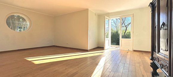 3 Schlafzimmer Villa in Varese, Italy, Nr. 84822 24