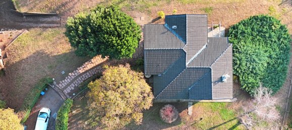 3 Schlafzimmer Villa in Varese, Italy, Nr. 84822 3