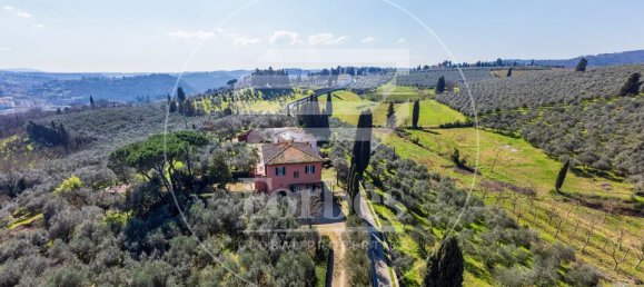 5 bedrooms Villa in Impruneta, Italy No. 237964 2