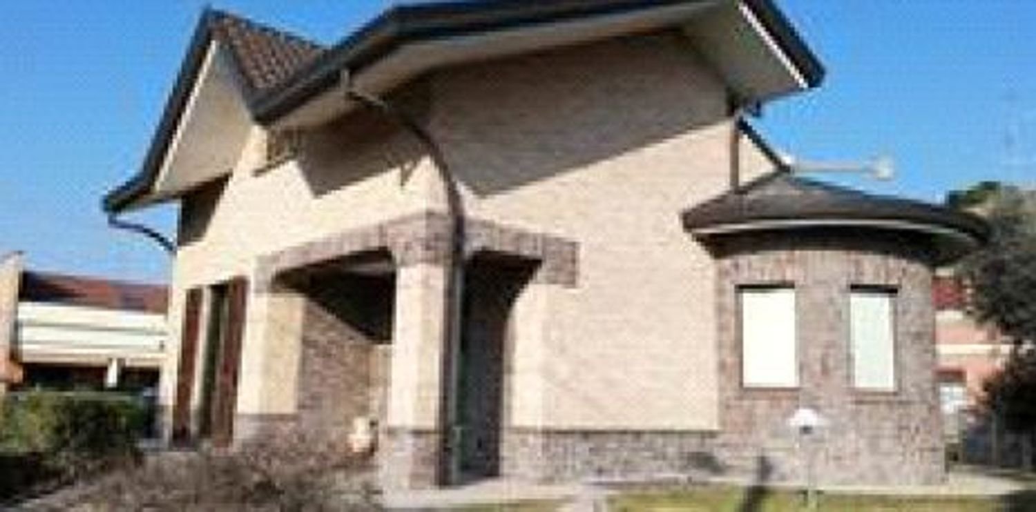 Villa de 6 divisões em Cogliate, Italy N.º 7741