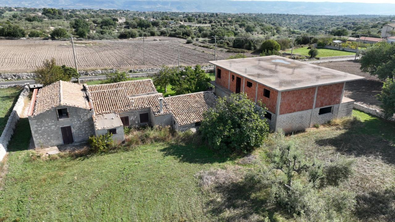 4 rooms House in Modica, Italy No. 230724