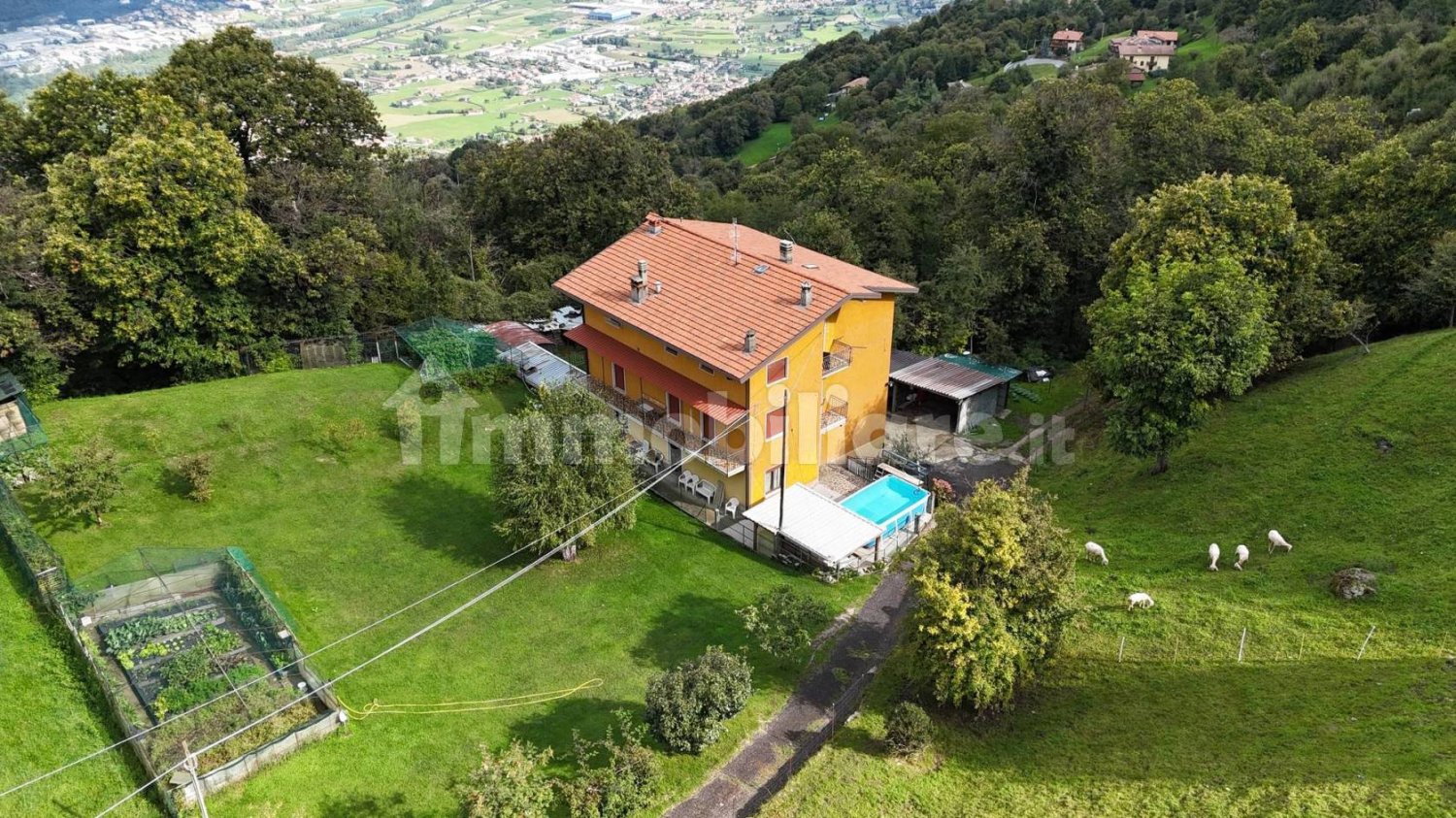 3 bedrooms Apartment in Pian Camuno, Italy No. 384128