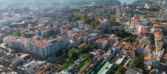 2 Schlafzimmer Wohnung in Porto, Portugal, Nr. 102243 3