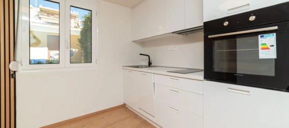 2 rooms Apartment in Glyfada, Greece No. 53784 3