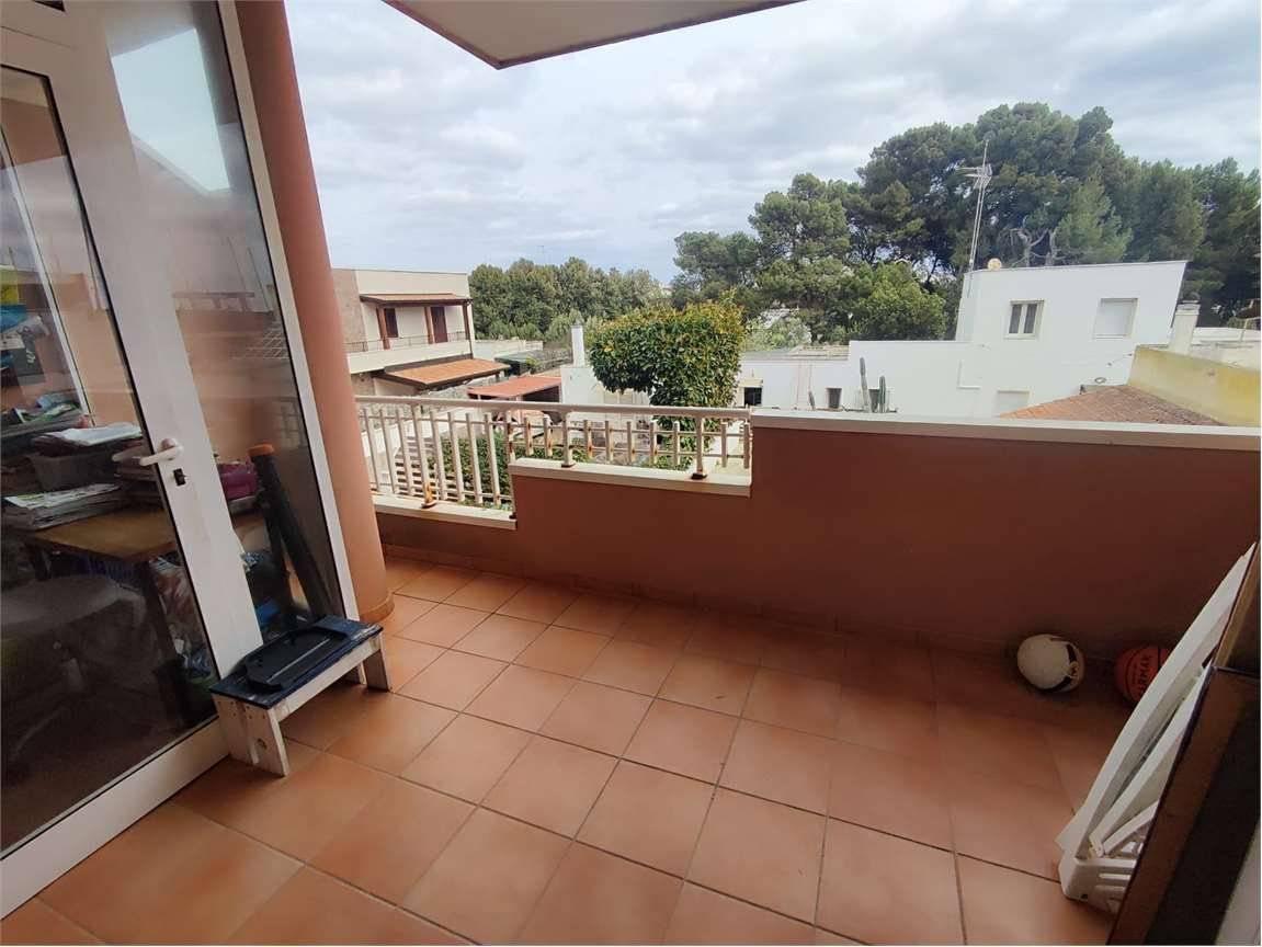 3 rooms Apartment in Brindisi, Italy No. 36695