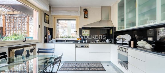 5 rooms Apartment in Milan, Italy No. 246355 7