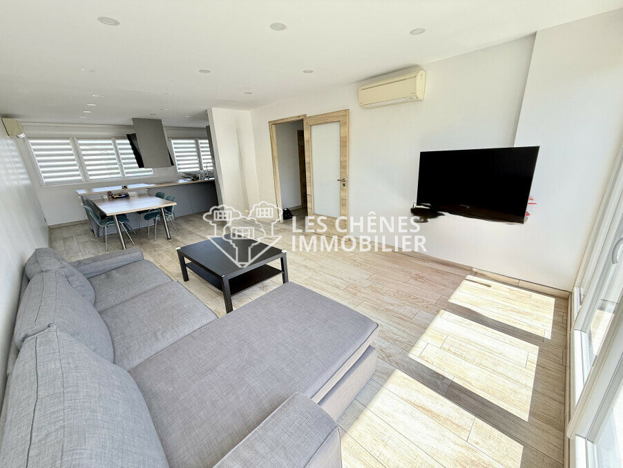 Casa de 5 dormitorios en Sainte-Marie-aux-Chenes, France No. 211878