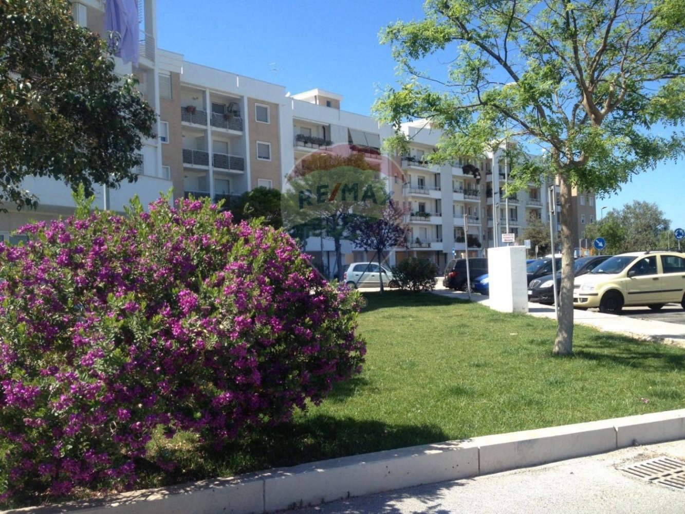 2 bedrooms Apartment in Bari, Italy No. 335654