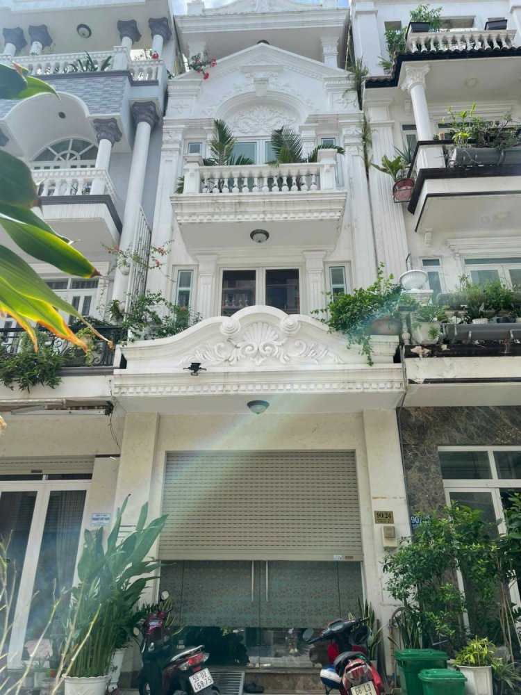 50.4m² Townhouse in District 7, Vietnam No. 19947