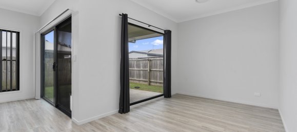 4 chambres Maison à Caboolture South, Australia No. 430 9