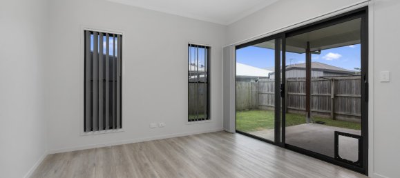 4 chambres Maison à Caboolture South, Australia No. 430 8