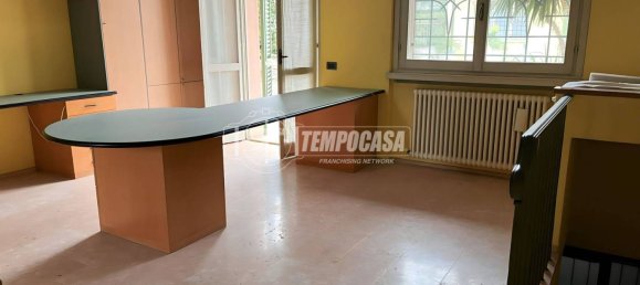 2 bedrooms Apartment in Treviolo, Italy No. 221510 2