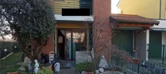 Casa de 4 habitaciónes en Lurago Marinone, Italy No. 3898 2