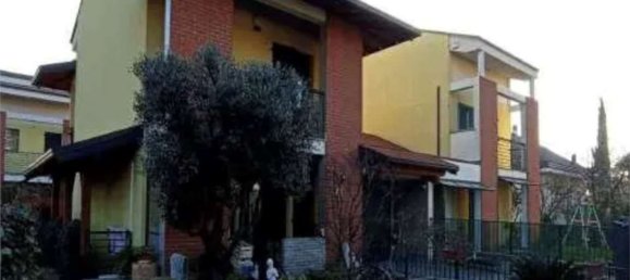 Casa de 4 habitaciónes en Lurago Marinone, Italy No. 3898 3