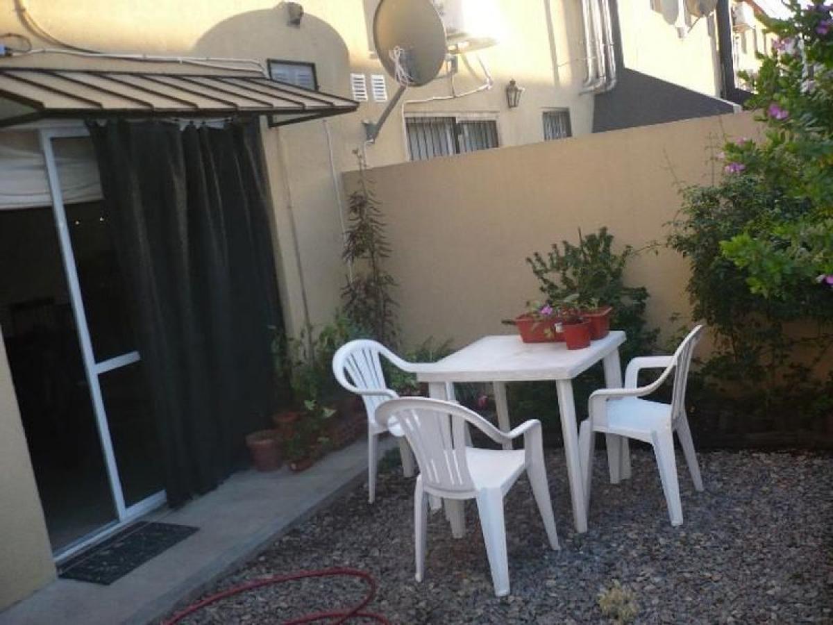 3 bedrooms House in Quilmes, Argentina No. 15729