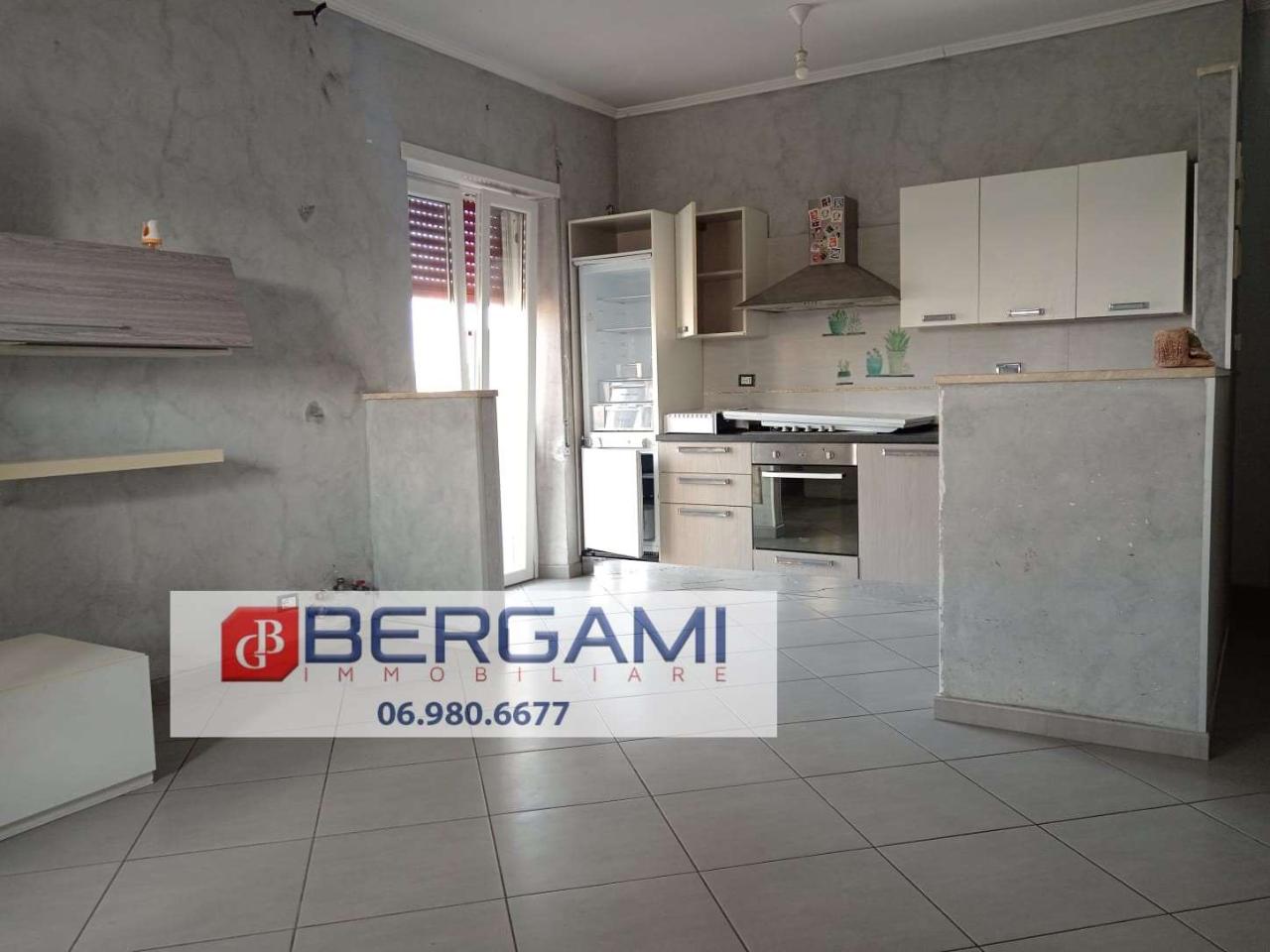 3-salle Appartement à Anzio, Italy No. 144279