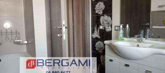 3-salle Appartement à Anzio, Italy No. 144279 16