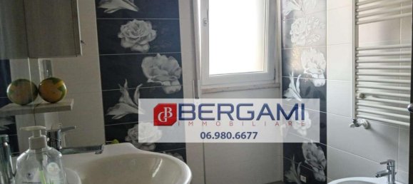 3-salle Appartement à Anzio, Italy No. 144279 14