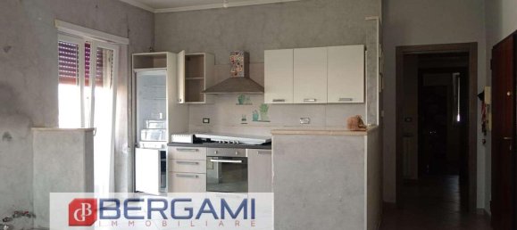 3-salle Appartement à Anzio, Italy No. 144279 2