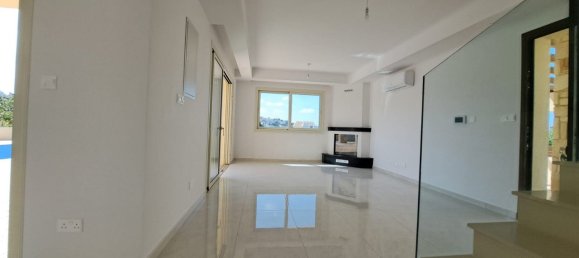 3 bedrooms House in Kissonerga, Cyprus No. 9598 5