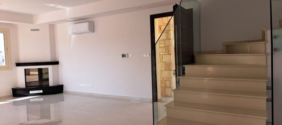 3 bedrooms House in Kissonerga, Cyprus No. 9598 4