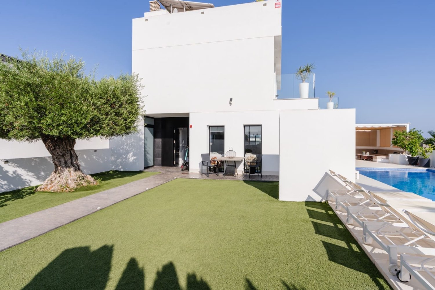 Casa de 7 dormitorios en San Fulgencio, Spain No. 199032