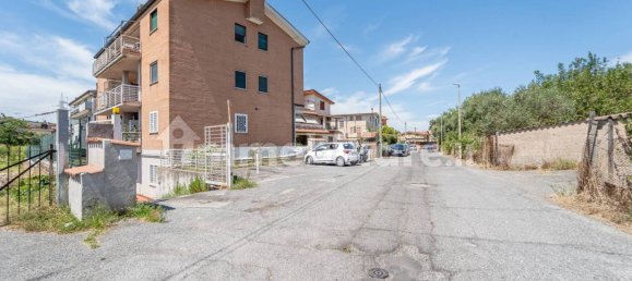 Apartamento de 2 dormitorios en Rome, Italy No. 284879 2