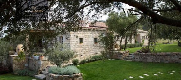 5 bedrooms Villa in Olbia, Italy No. 541 6