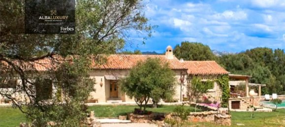 5 bedrooms Villa in Olbia, Italy No. 541 3