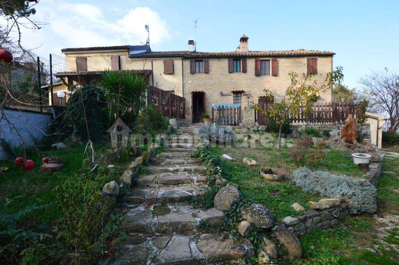 4 bedrooms House in Castelbellino, Italy No. 87105