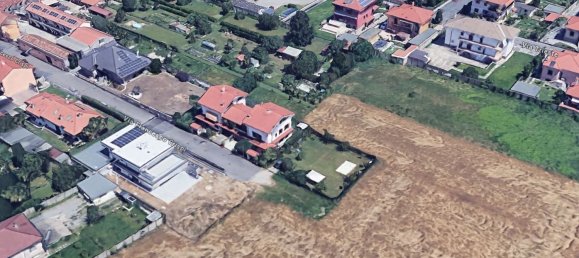 515m² Land in Nerviano, Italy No. 364775 5