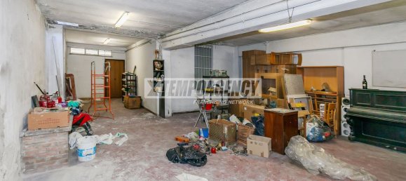 Квартира с 3 спальнями в Кормано, Италия № 357996 37