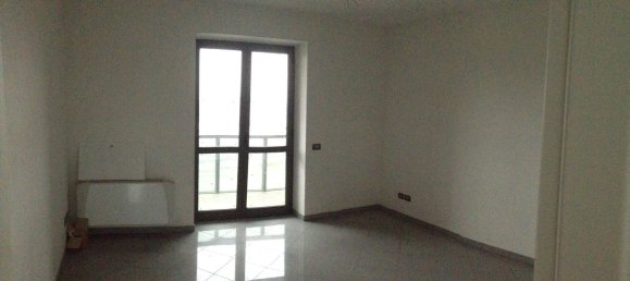 86m² Office in Bra, Italy No. 111372 8