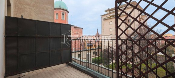 2 bedrooms Apartment in Bologna, Italy No. 228448 7