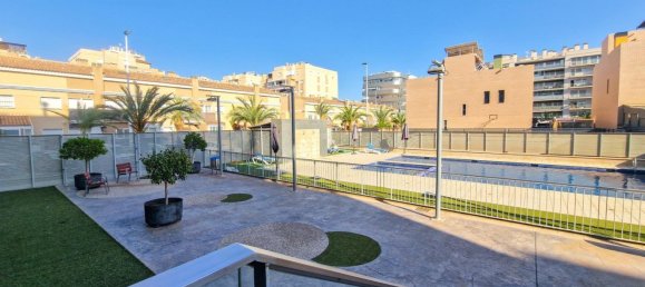 3 Schlafzimmer Wohnung in Alicante, Spain, Nr. 156860 10