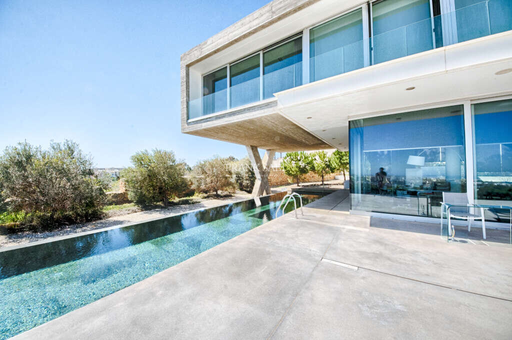 4 bedrooms Villa in Swieqi, Malta No. 8850