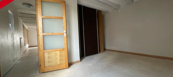 2 bedrooms Apartment in Chateau-Renault, France No. 58042 3