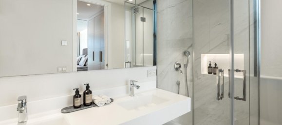 6 bedrooms Villa in Marbella, Spain No. 96585 9