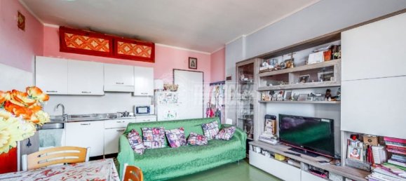 2 rooms Apartment in Modena, Italy No. 94545 2