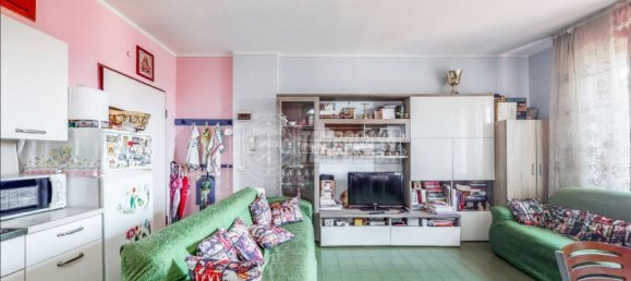 2 rooms Apartment in Modena, Italy No. 94545 3