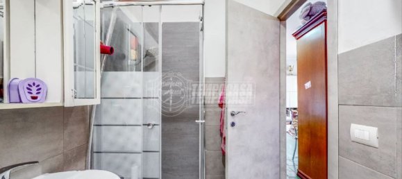 2 rooms Apartment in Modena, Italy No. 94545 6