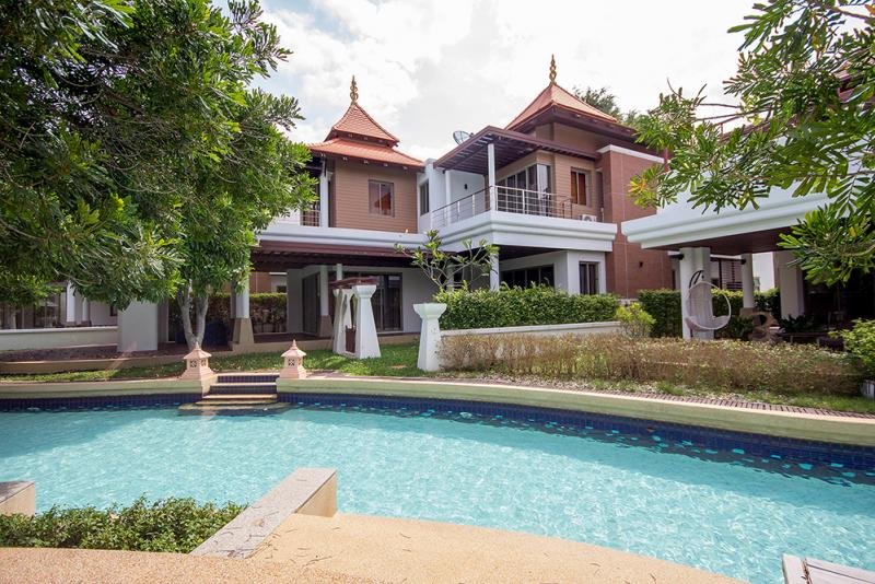 Café/restaurante de 3 dormitorios en Hua Hin, Thailand No. 6975