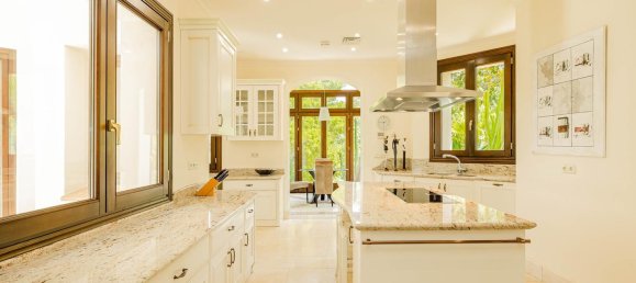 7 bedrooms House in Malaga, Spain No. 151296 8