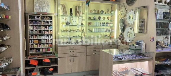 4 rooms Commercial property in Trento, Italy No. 355158 3