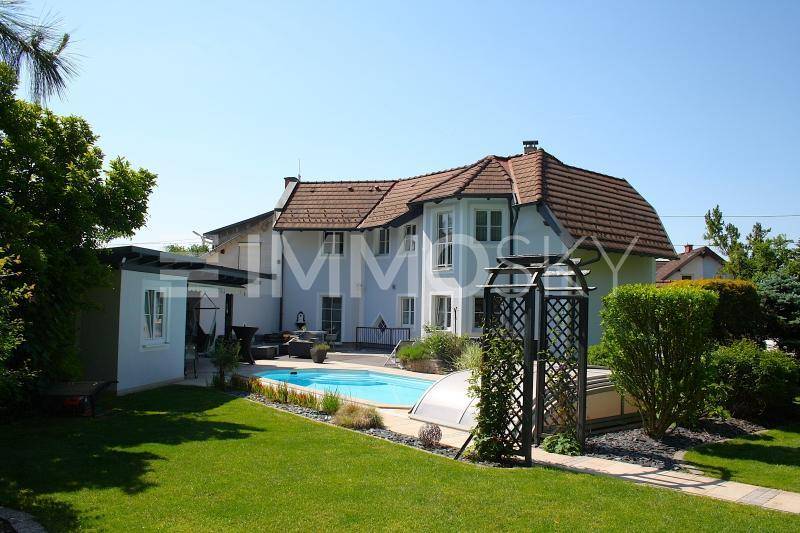 Casa de 8 habitaciónes en Linz, Austria No. 237529