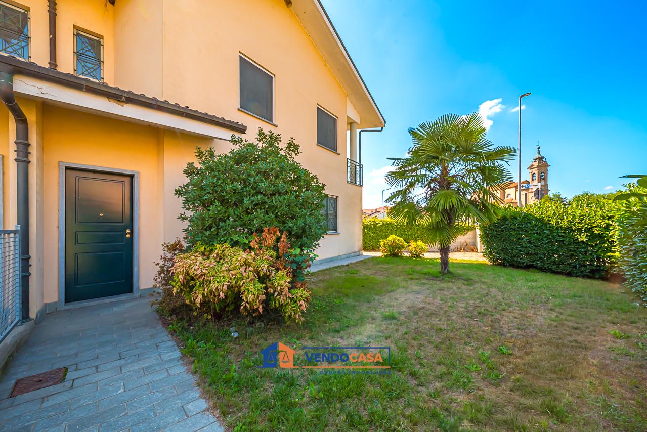 5-Zimmer Haus in Casalgrasso, Italy, Nr. 374400