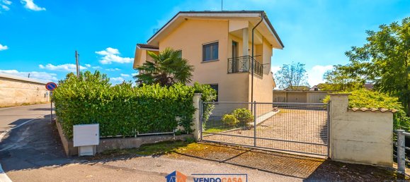 5-Zimmer Haus in Casalgrasso, Italy, Nr. 374400 4