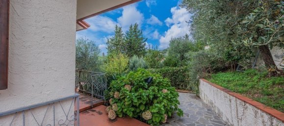 3 bedrooms House in Massarosa, Italy No. 81745 11