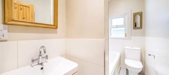 2 bedrooms Apartment in London, United Kingdom No. 12942 10