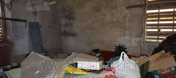 5 rooms House in Lugo, Italy No. 96236 3